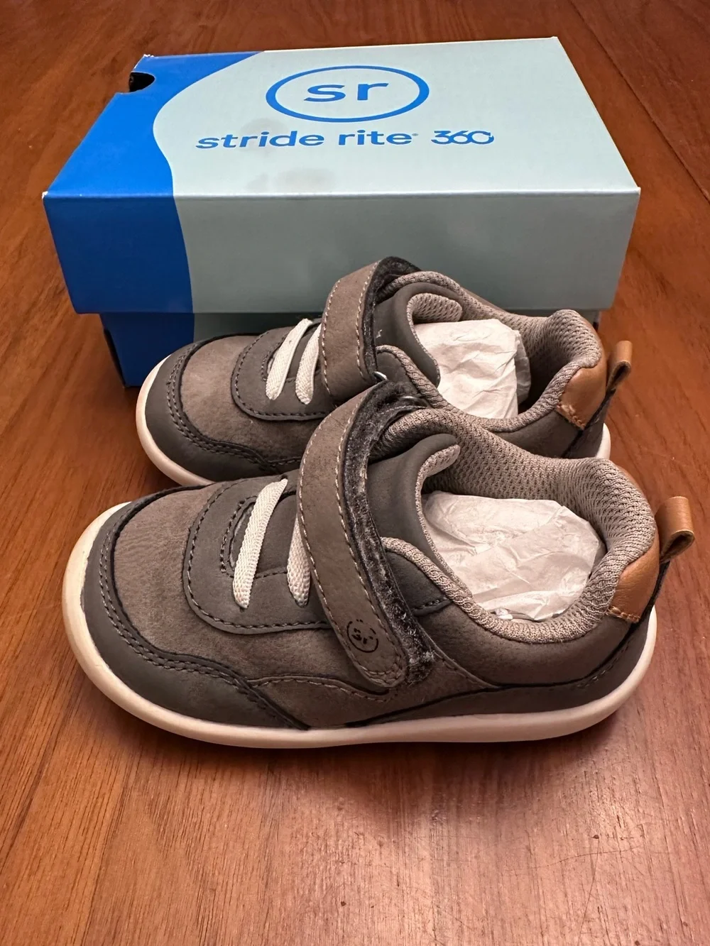 Stride Rite Nick Baby/Toddler Sneaker - Sz 6